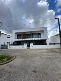 Detached House 4 Bedrooms