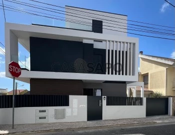 Detached House 4 Bedrooms