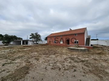 Farm 4 Bedrooms