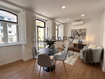 Apartment 2 Bedrooms Triplex