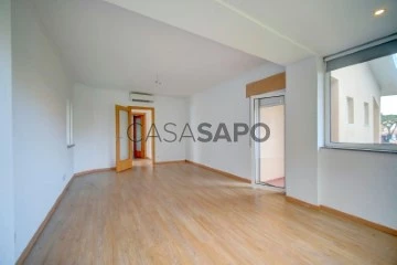 Two-flat House 3 Bedrooms