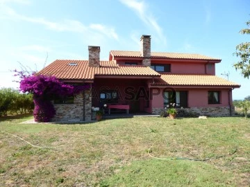 Casa amb parcel·la 4 habitacions