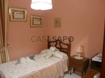 Piso 4 habitación + 1 hab. auxiliar