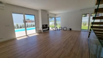 House 4 Bedrooms Triplex