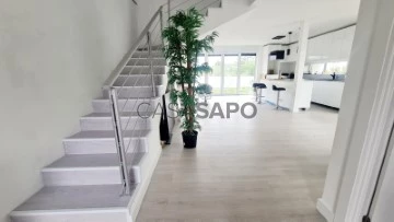 Semi-Detached House 4 Bedrooms Duplex