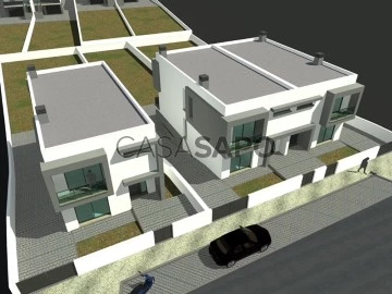 Semi-Detached House 4 Bedrooms