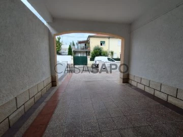 Semi-Detached House 4 Bedrooms