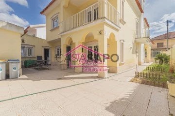 House 4 Bedrooms Duplex