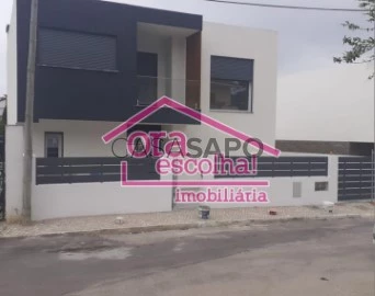 Semi-Detached House 3 Bedrooms