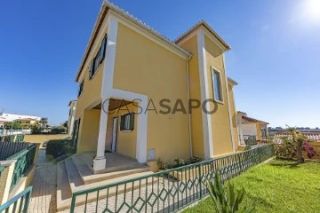 House 3 Bedrooms Triplex