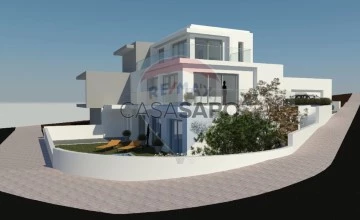 House 4 Bedrooms