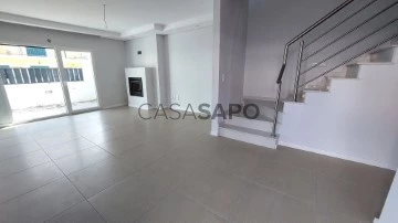 Moradia Geminada T3 Duplex