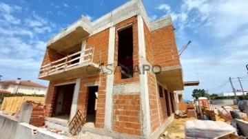 Semi-Detached House 3 Bedrooms