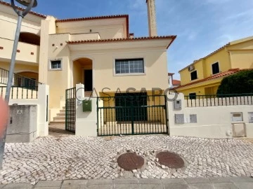 Semi-Detached House 4 Bedrooms