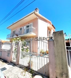 Semi-Detached House 3 Bedrooms