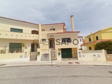 Detached House 4 Bedrooms Triplex