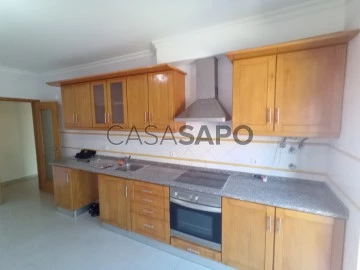 Apartment 2 Bedrooms Triplex