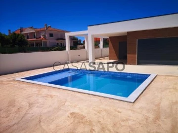 Semi-Detached House 4 Bedrooms