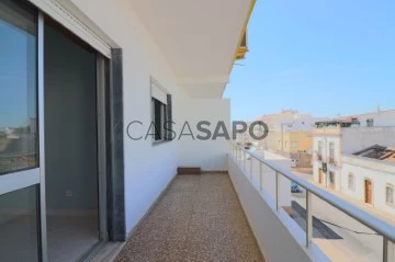 Apartment 2 Bedrooms Triplex