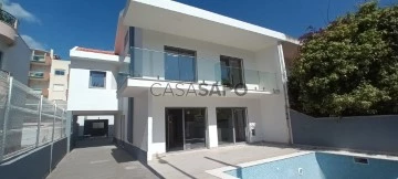 Moradia Geminada T5 Triplex