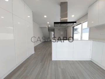 Moradia Geminada T3 Duplex