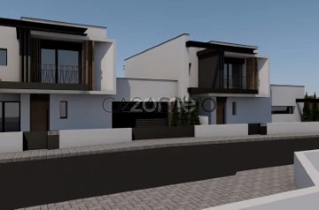 House 4 Bedrooms