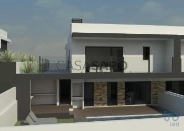 House 4 Bedrooms