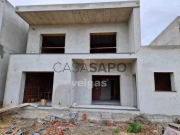 Moradia Geminada T4 Duplex