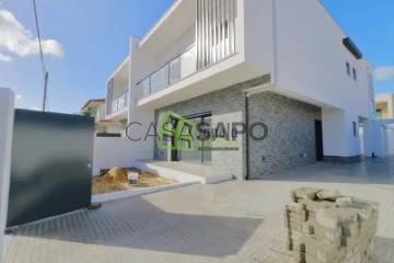 Semi-Detached House 3 Bedrooms Duplex