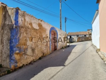 Ruins 1 Bedroom Triplex