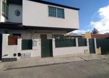 Semi-Detached House 3 Bedrooms +3