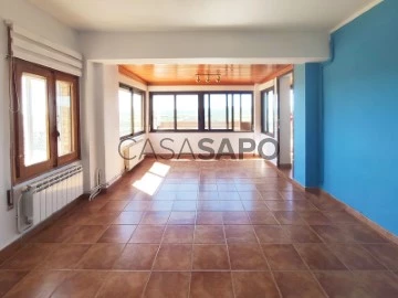 Flat 2 Bedrooms Triplex