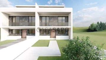 Semi-Detached House 5 Bedrooms