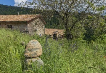 Casa amb parcel·la 6 habitacions