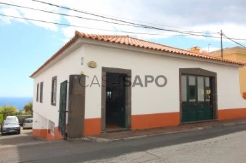 Casa com espaço comercial T6