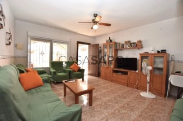 Vivienda adosada 3 hab. + 2 hab. Auxiliares, Duplex