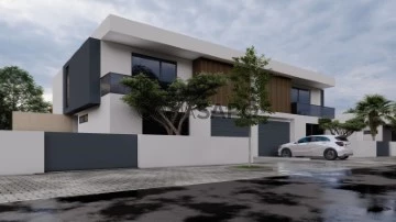 Semi-Detached House 4 Bedrooms +1 Duplex