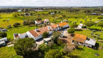 Farm 8 Bedrooms