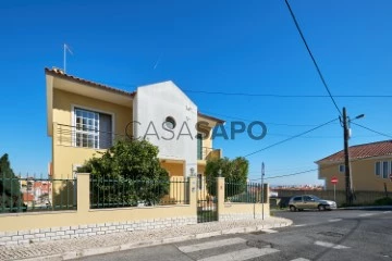 Detached House 4 Bedrooms Duplex