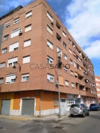 Piso 4 habitaciones + 2 hab. auxiliares