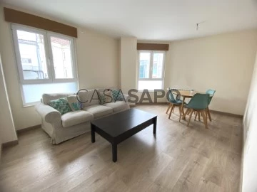 Apartment 2 Bedrooms Triplex