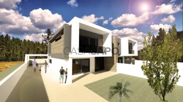 Semi-Detached 4 Bedrooms Duplex