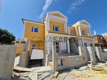 Semi-Detached House 4 Bedrooms