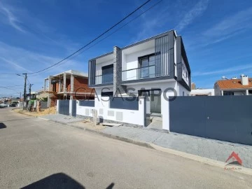 Vivienda pareada 4 habitaciónes, Duplex