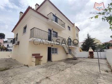 Moradia Geminada T4 Triplex