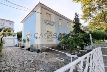 Semi-Detached House 5 Bedrooms