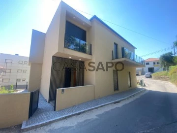 House 3 Bedrooms Triplex