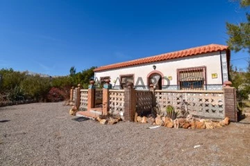 Casa amb parcel·la 4 habitacions