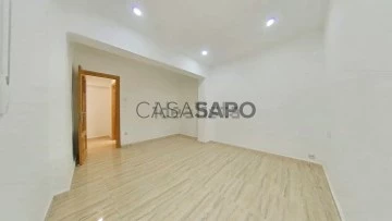 Piso 3 habitaciones + 4 hab. auxiliares