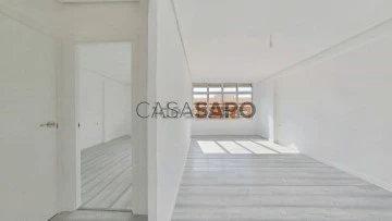 Piso 3 habitaciones + 4 hab. auxiliares